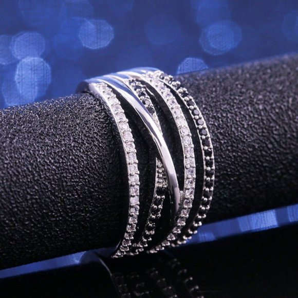 Jewelry - Tuxedo Half Infinity Band